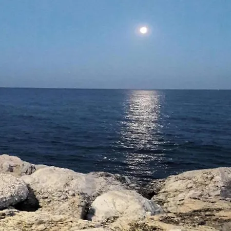 Near Bajondillo Apartment