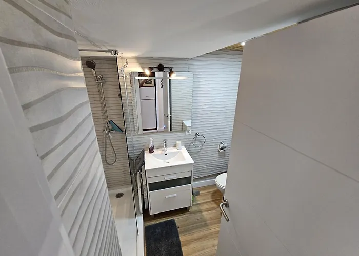 Near Bajondillo Lägenhet *